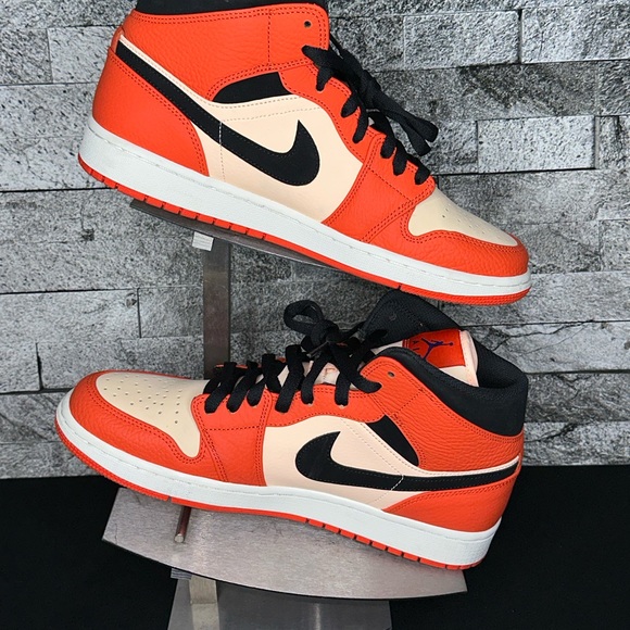 Jordan 1 Mid Team Orange Black - MNS10.5 - Picture 6 of 9